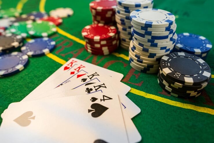 Gem Saviour live dealer table on mobile phone screen